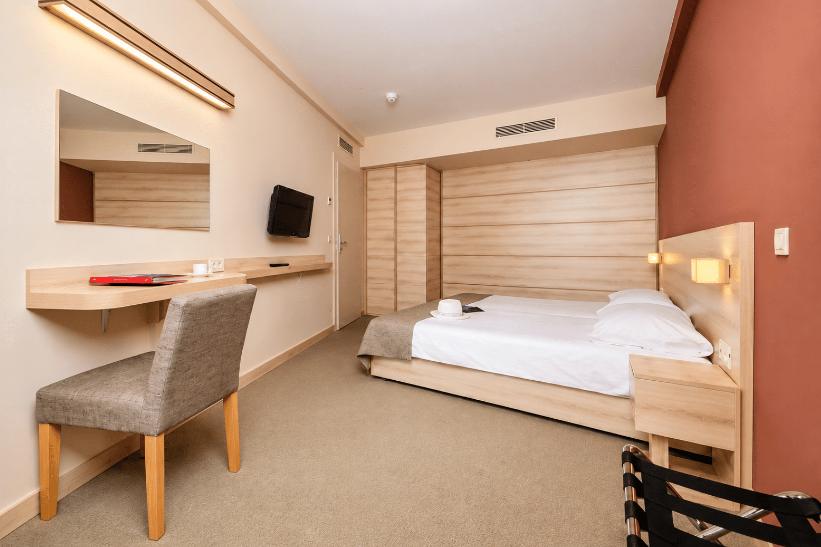 Hotel Materada Classic room with Balcony Park Side Family 5