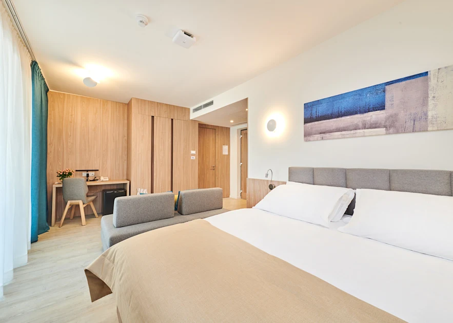 garden-suites-umag-premium-room-sea-side-family