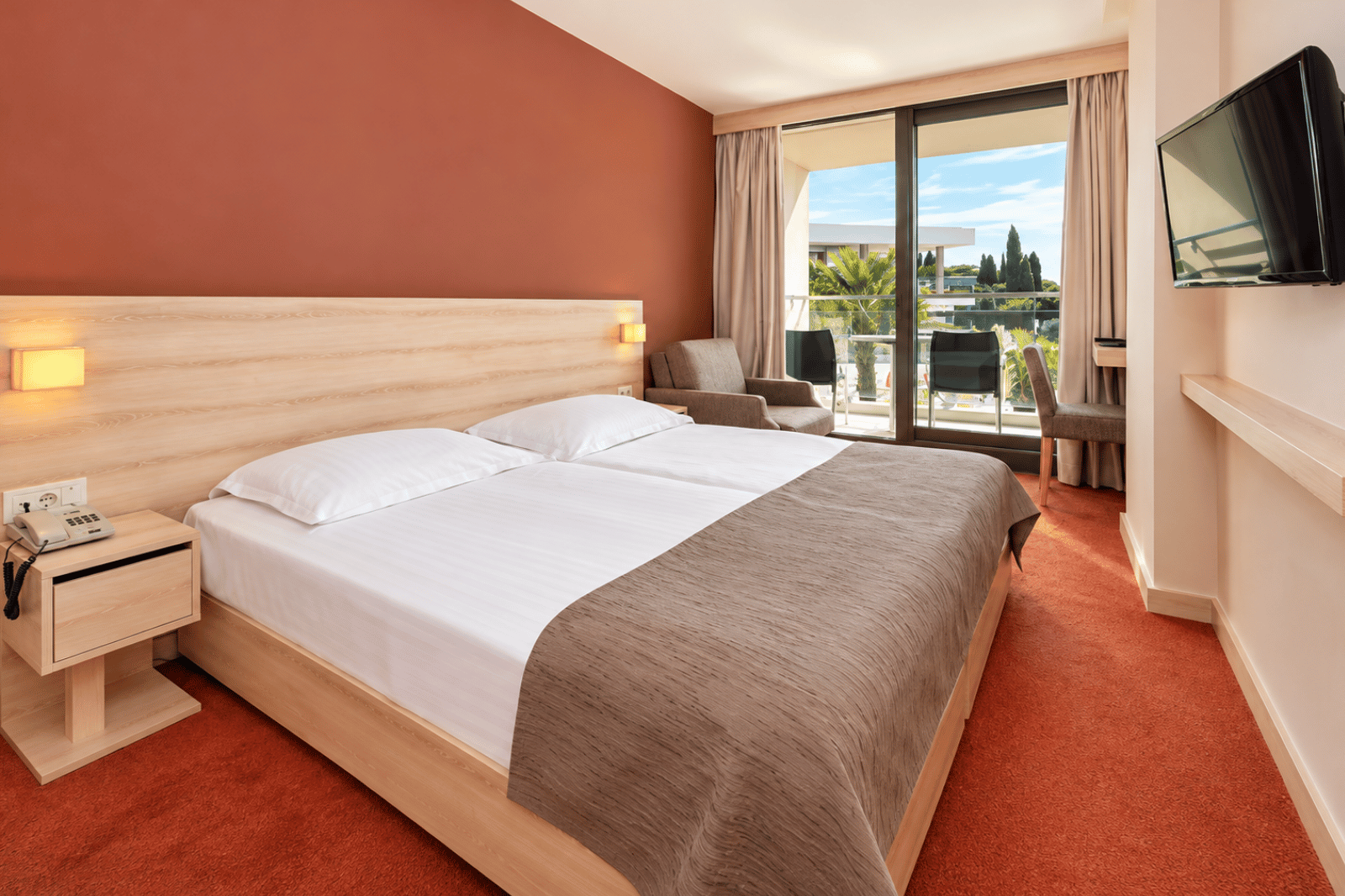 Hotel Materada Classic room with balcony park side-3