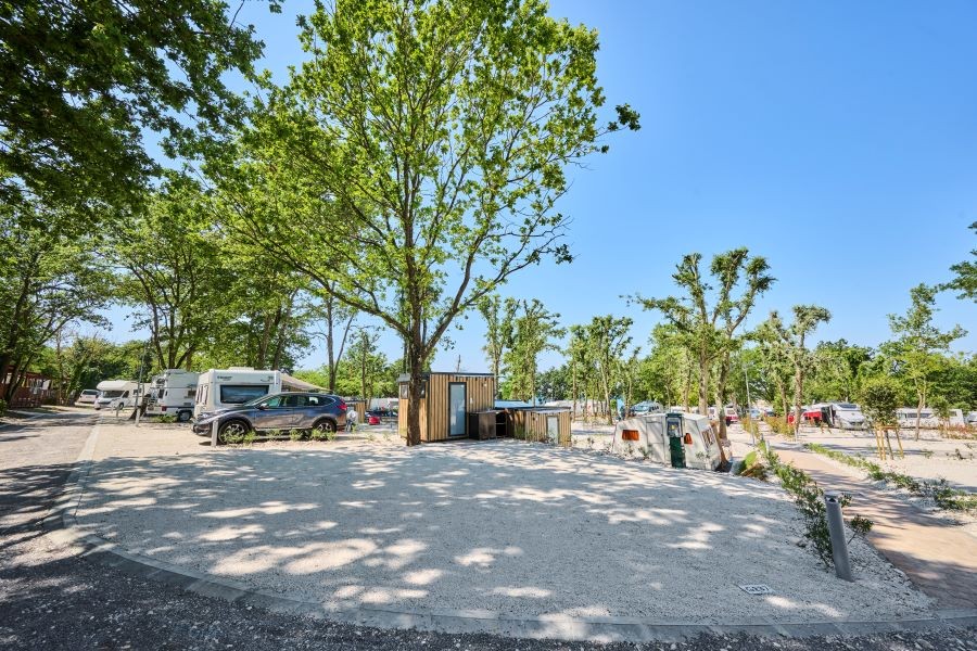 Superior Mare parcela s kopalnico