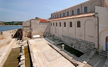 explore-destinations-porec-history