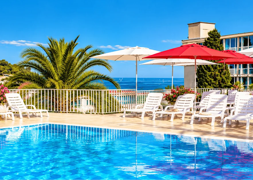 hotel-istra-plava-laguna-swimming-pool-1
