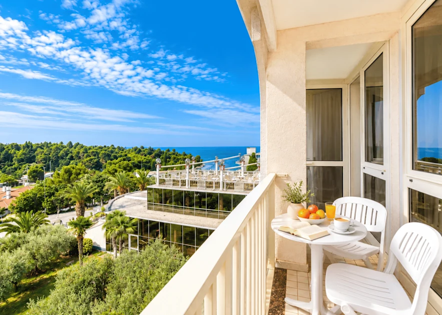 hotel-istra-plava-laguna-accommodation-units-classic-room-with-balcony-sea-side-6