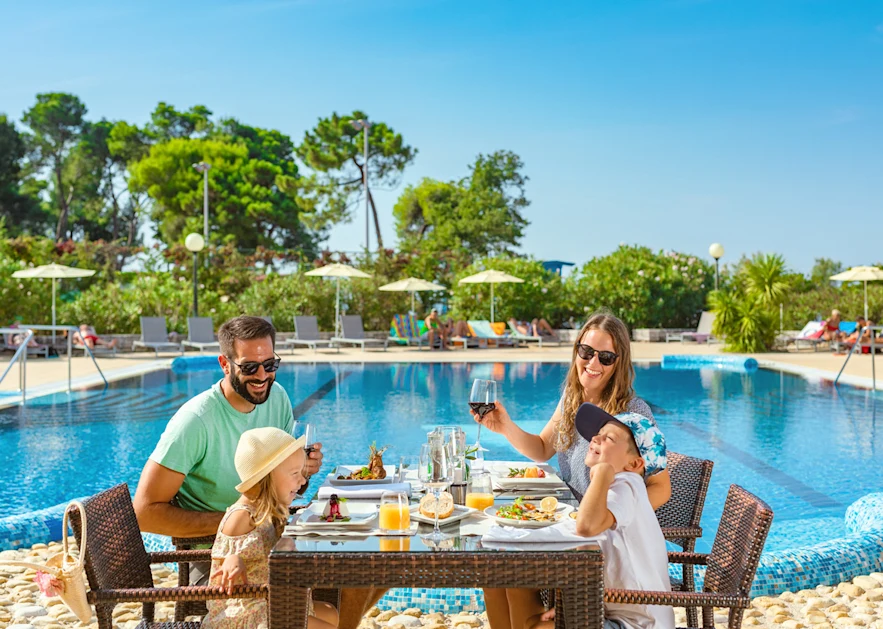 apartments-amfora-pava-laguna-lifesyle-stella-maris-resort-o-grille-restaurant