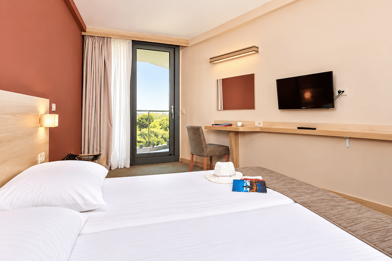Classic room with balcony park side - Family