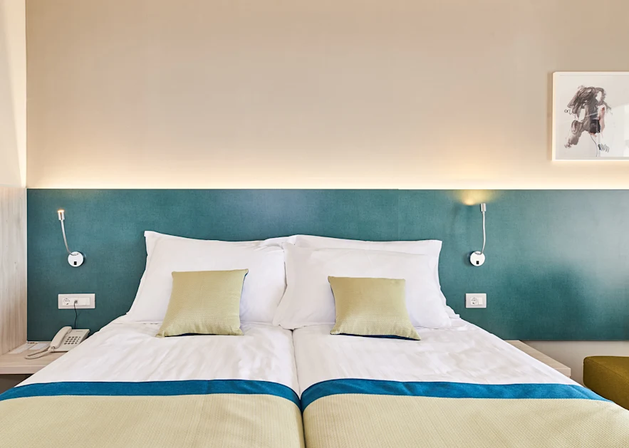 hotel-sipar-plava-laguna-premium-family-room-balcony-sea-view-1