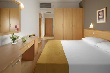 Hotel Aurora Plava Laguna 2024 Accommodation units Economy single room park side E1P (2)