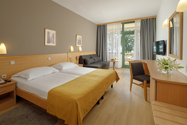 Hotel Aurora Plava Laguna 2024 Accommodation units Premium room with balcony sea side P3BN (3)