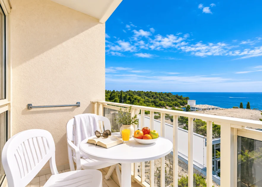 hotel-istra-plava-laguna-accommodation-units-suite-with-balcony-sea-side