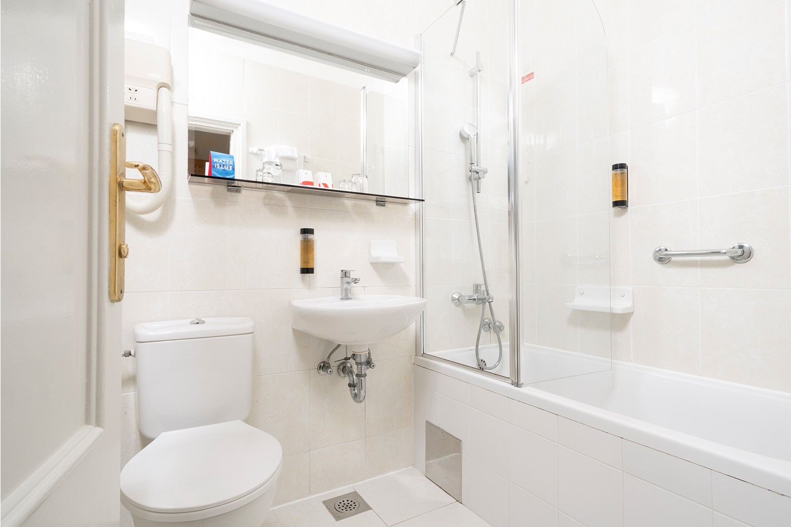 0023 Apartments Bellevue 2026 Studio for 3 persons with terrace park side S2TP1