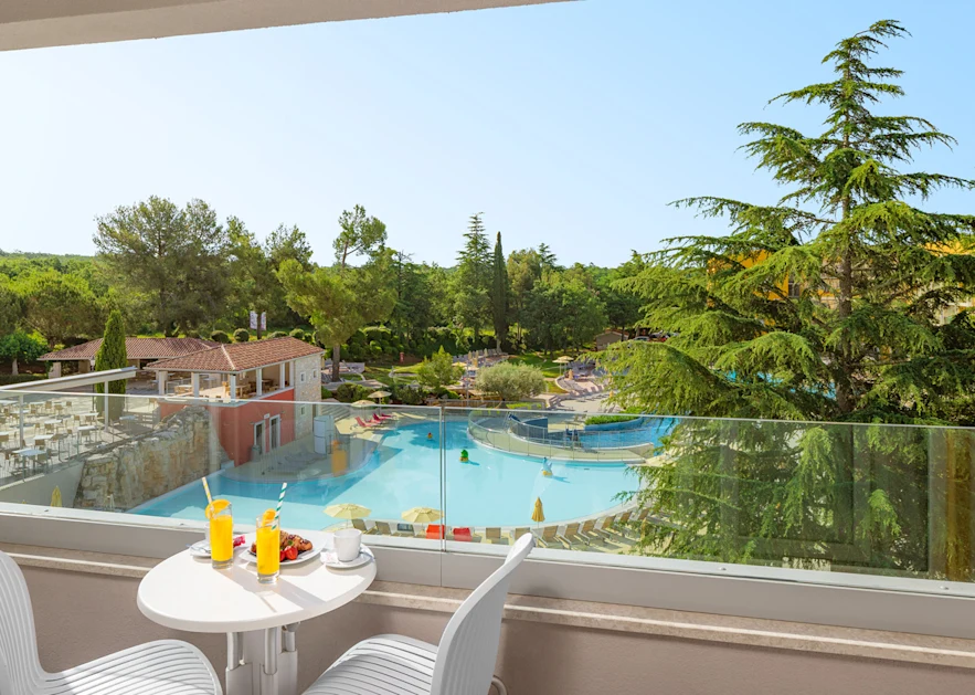 residence-garden-istra-room-view