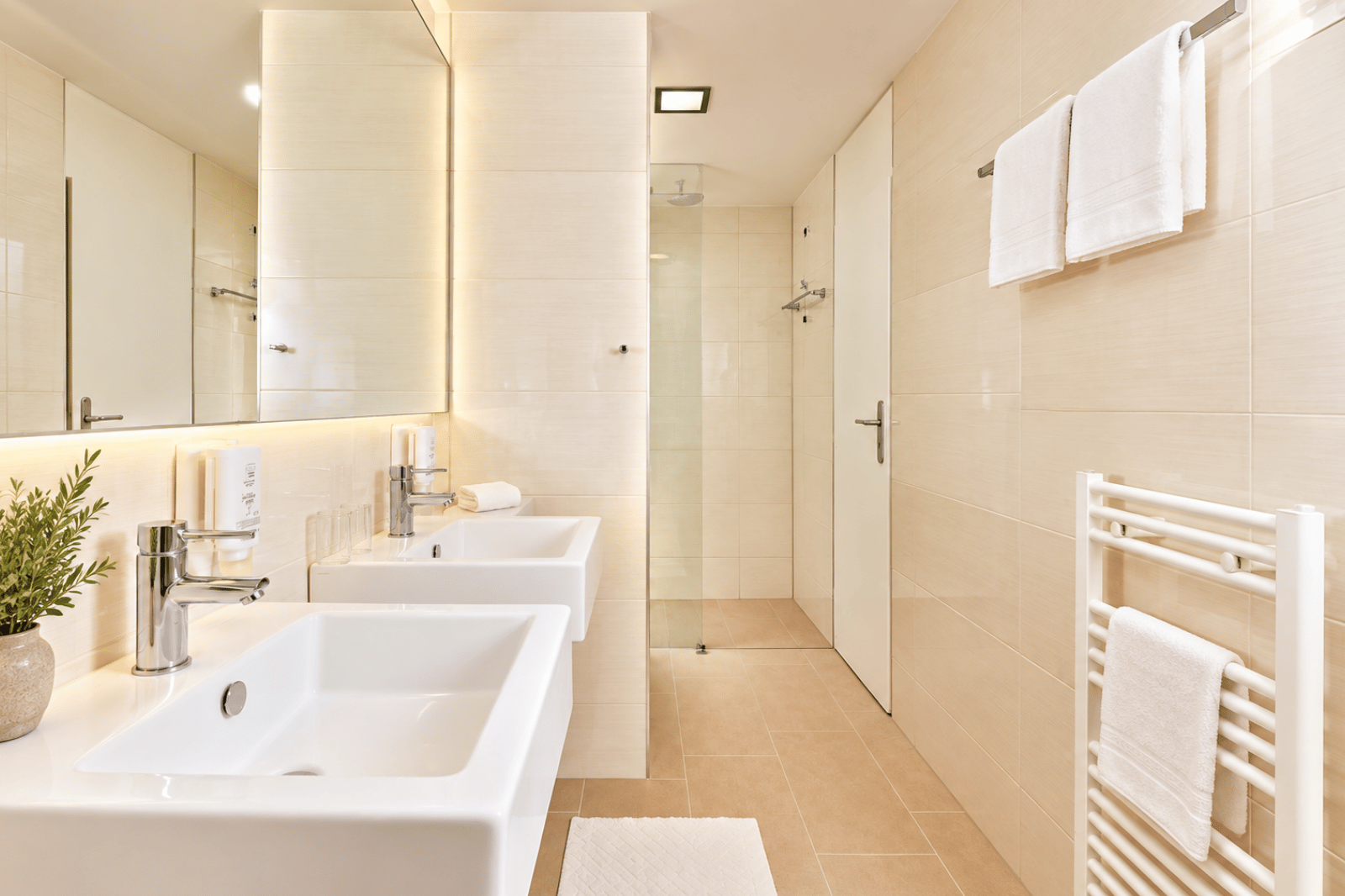 Hotel Mediteran Classic Room with Balcony Park Side Family 4