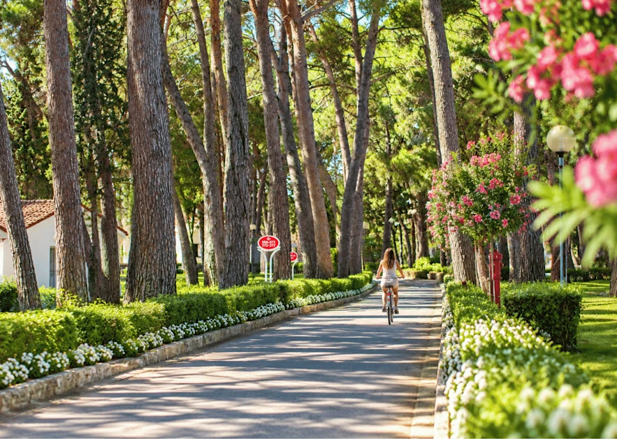 village-galijot-plava-laguna-entrance