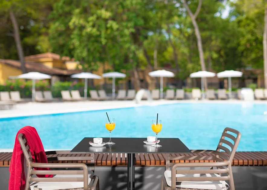 istrian-villas-plava-laguna-stella-maris-resort-aqua-chill-out-2