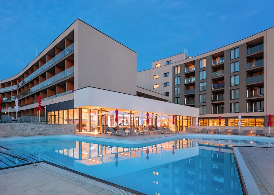 hotel-park-plava-laguna-relax-pool