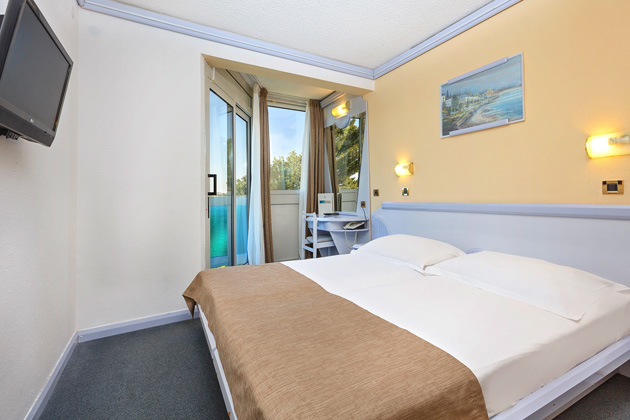 Hotel Plavi Plava Laguna Classic room with balcony park side C2BP-1