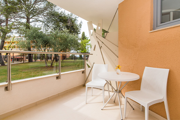 Residence Umag Classic room with balcony park side 6