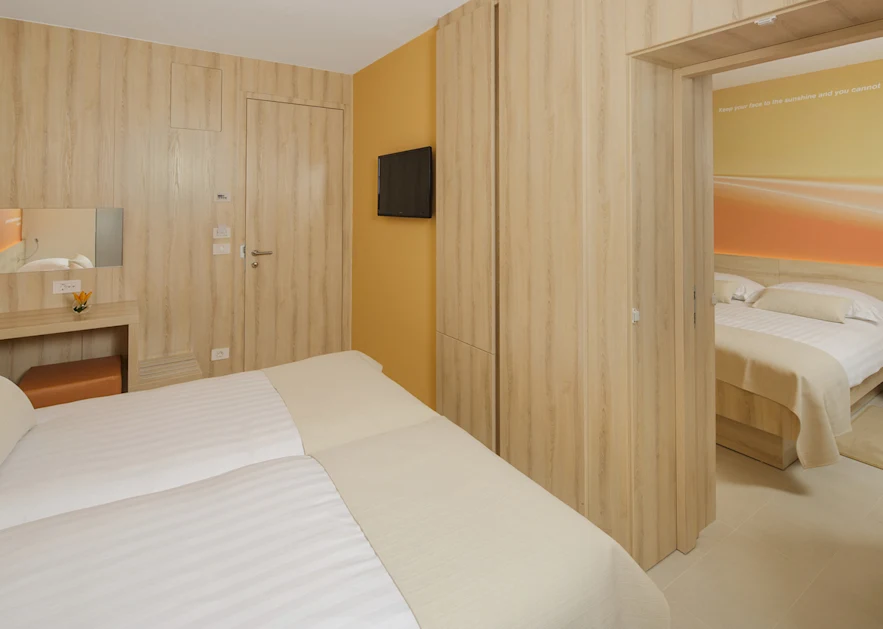 residence-umag-plava-laguna-classic-room-with-balcony-park-side-connected-c2bpcd-4