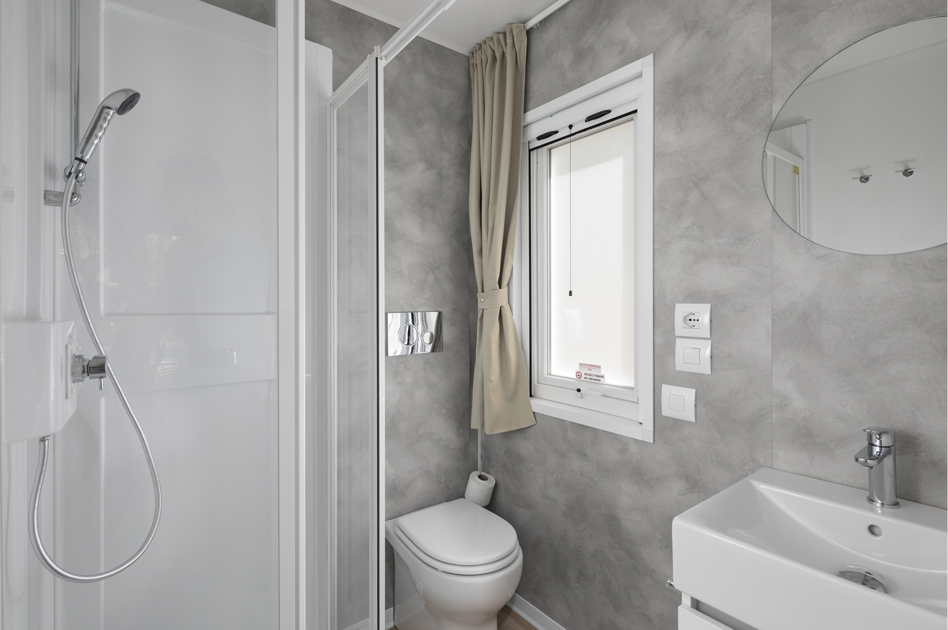 IC Camping Ulika Mobile Homes Premium Mobile Home Pool View3