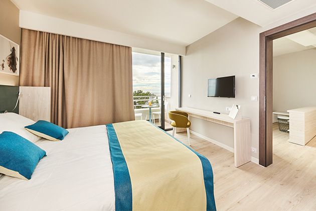 Hotel Sipar Plava Laguna 2017 Suite sea side with balcony U4BM (4) (1)