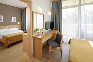 Hotel Aurora Economy french bed 2