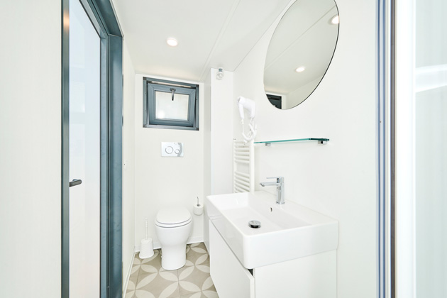 IC SUPERIOR MARE PITCH WITH BATHROOM1