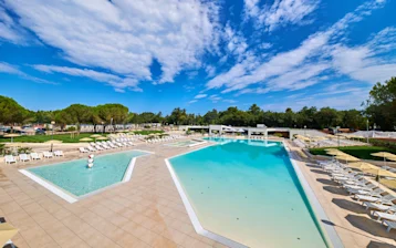 camping-stella-maris-overview-pools-beaches-camping-pool