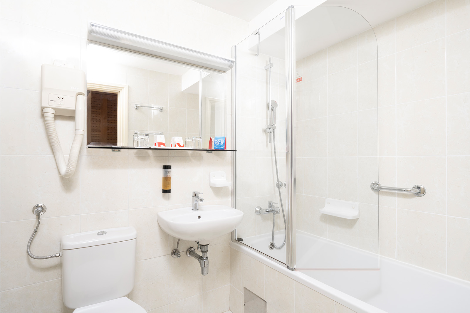 0018 Apartments Bellevue 2026 Studio for 2 persons with terrace park side S2TP (5)