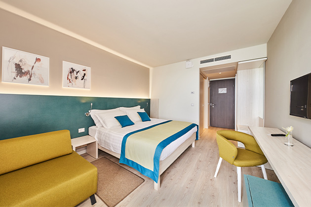 Hotel Sipar Plava Laguna 2017 Premium room sea view with balcony P3BM (4)