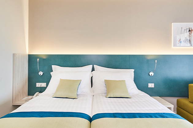 Hotel Sipar Plava Laguna 2017 Classic room with balcony park side Family F4BP (4)