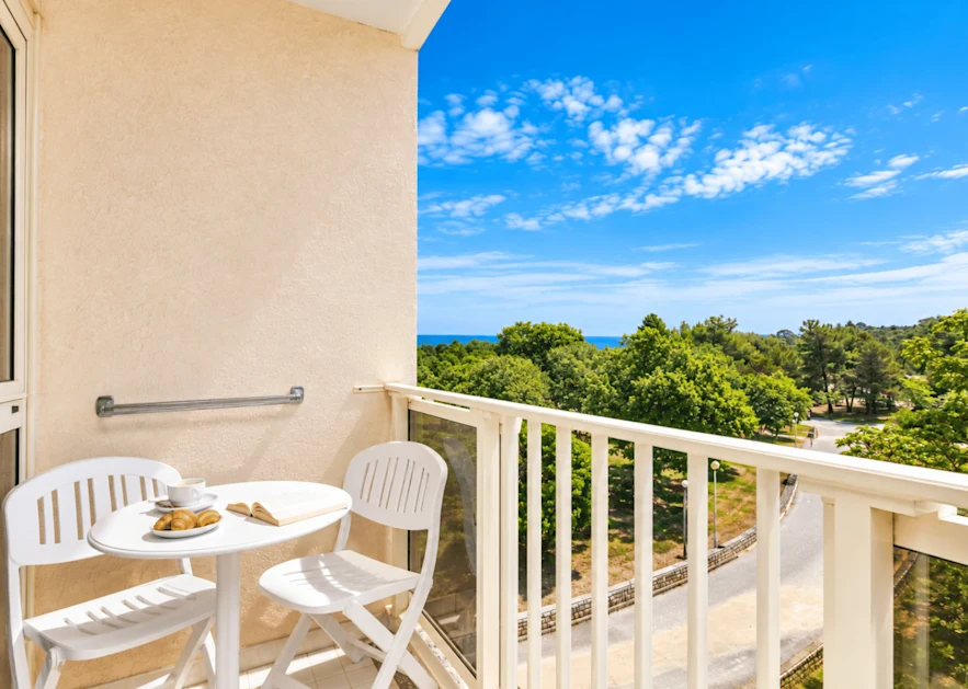 hotel-istra-plava-laguna-accommodation-units-suite-with-balcony-3