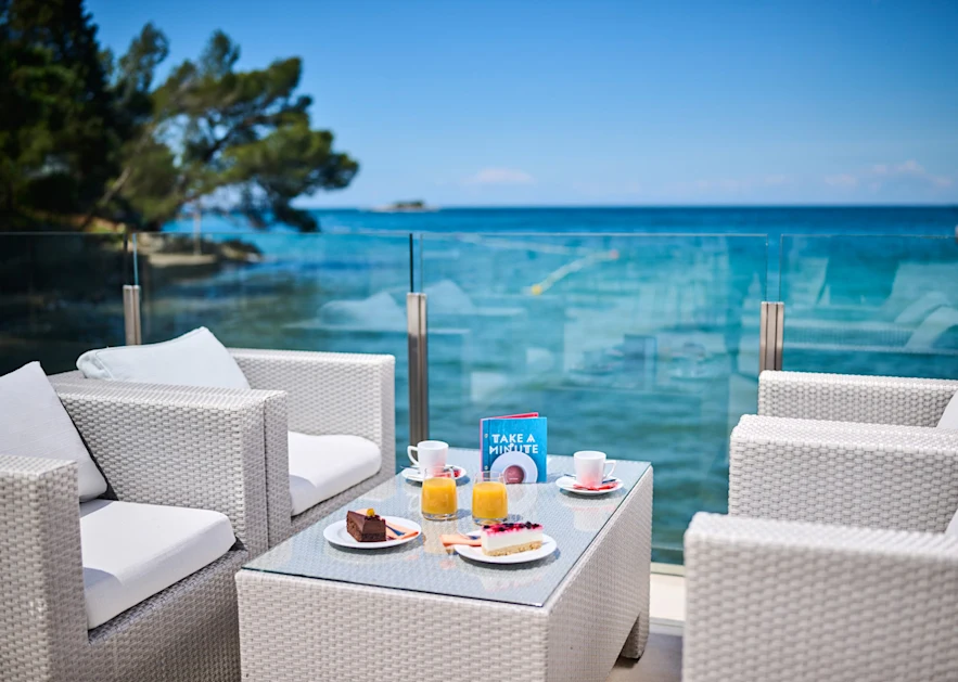 Apartments Galijot Plava Laguna bar