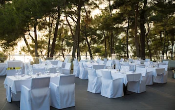 wine dinners setup 643x429