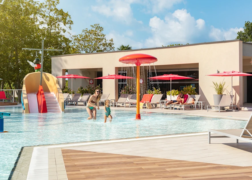 apartments-park-plava-laguna-swimming-pool-1
