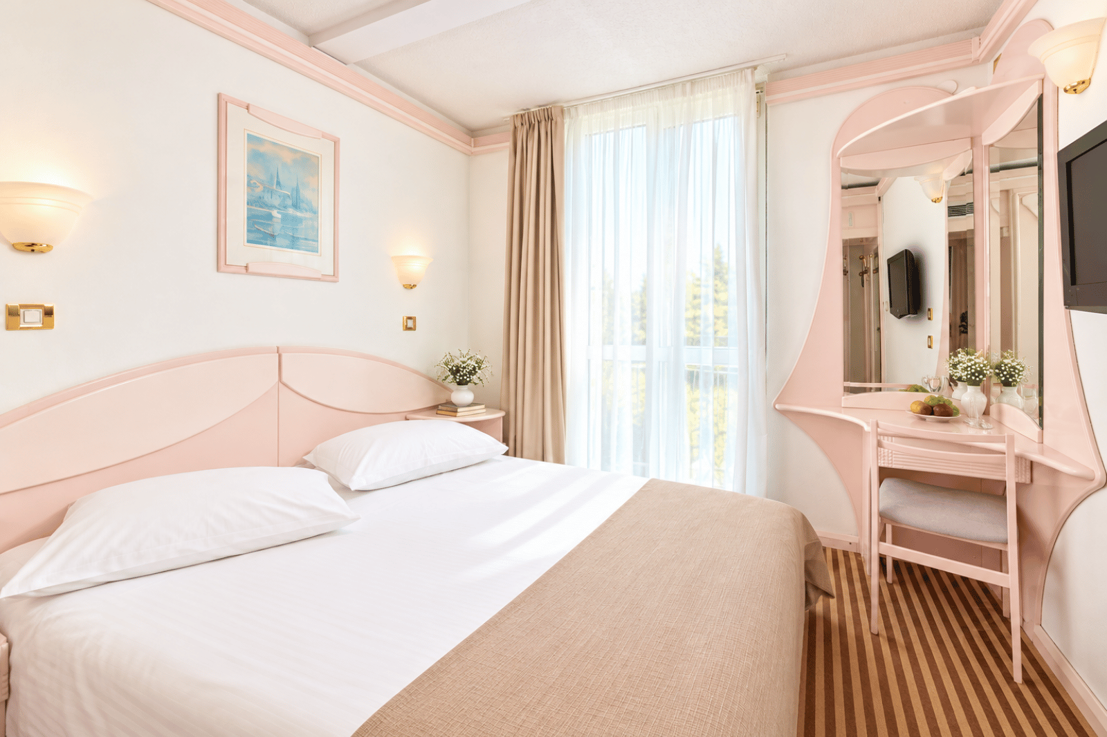 Economy camera con letto francese lato parco - single use