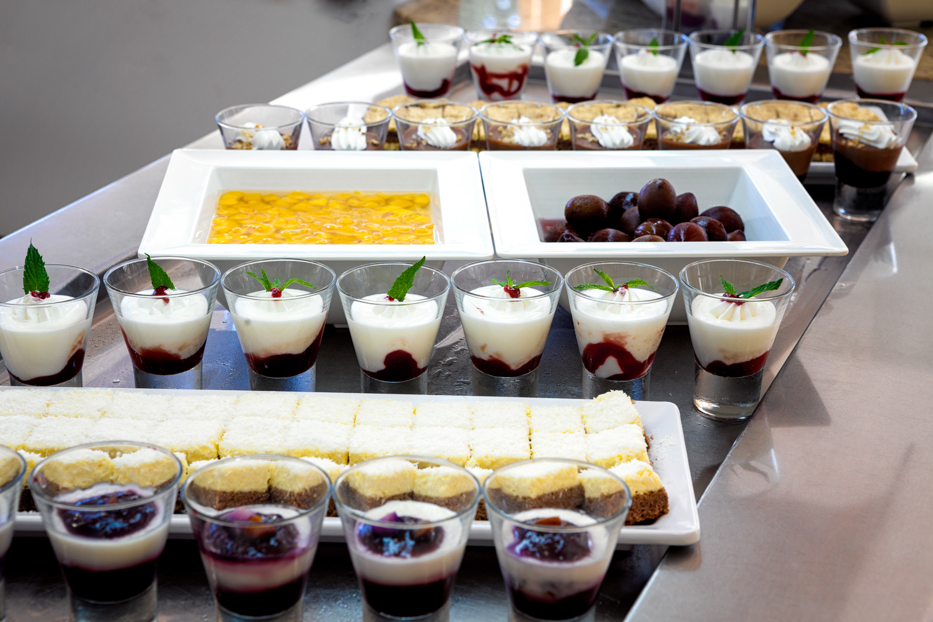 Hotel-Aurora-all-inclusive-sweet-buffet 1