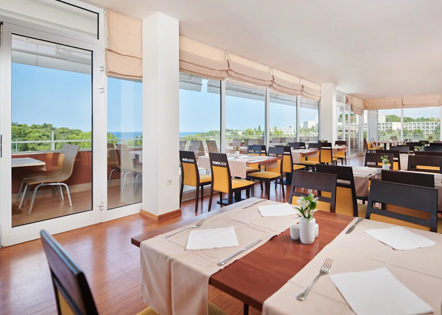 hotel-albatros-plava-laguna-restaurants-and-bars-restaurant-1