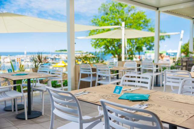 Zelena Laguna Restaurant Vela 643x413