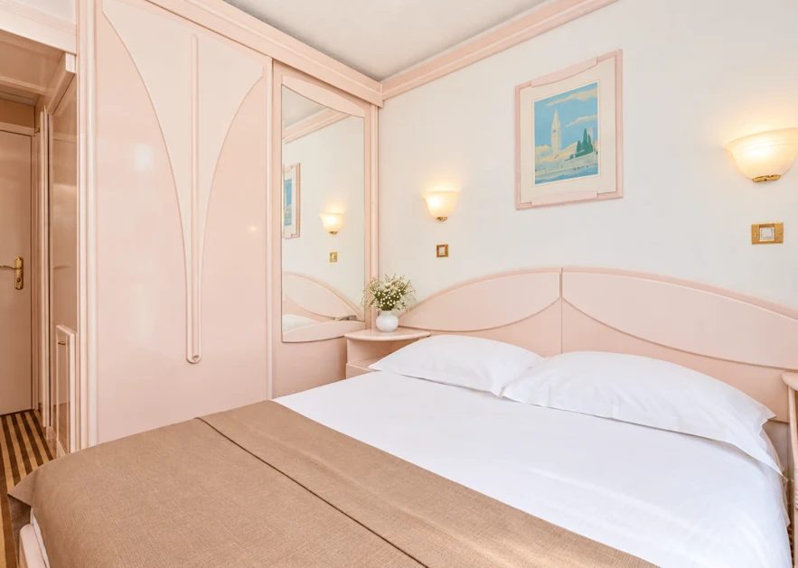 Hotel Zorna - Economy room with french bed