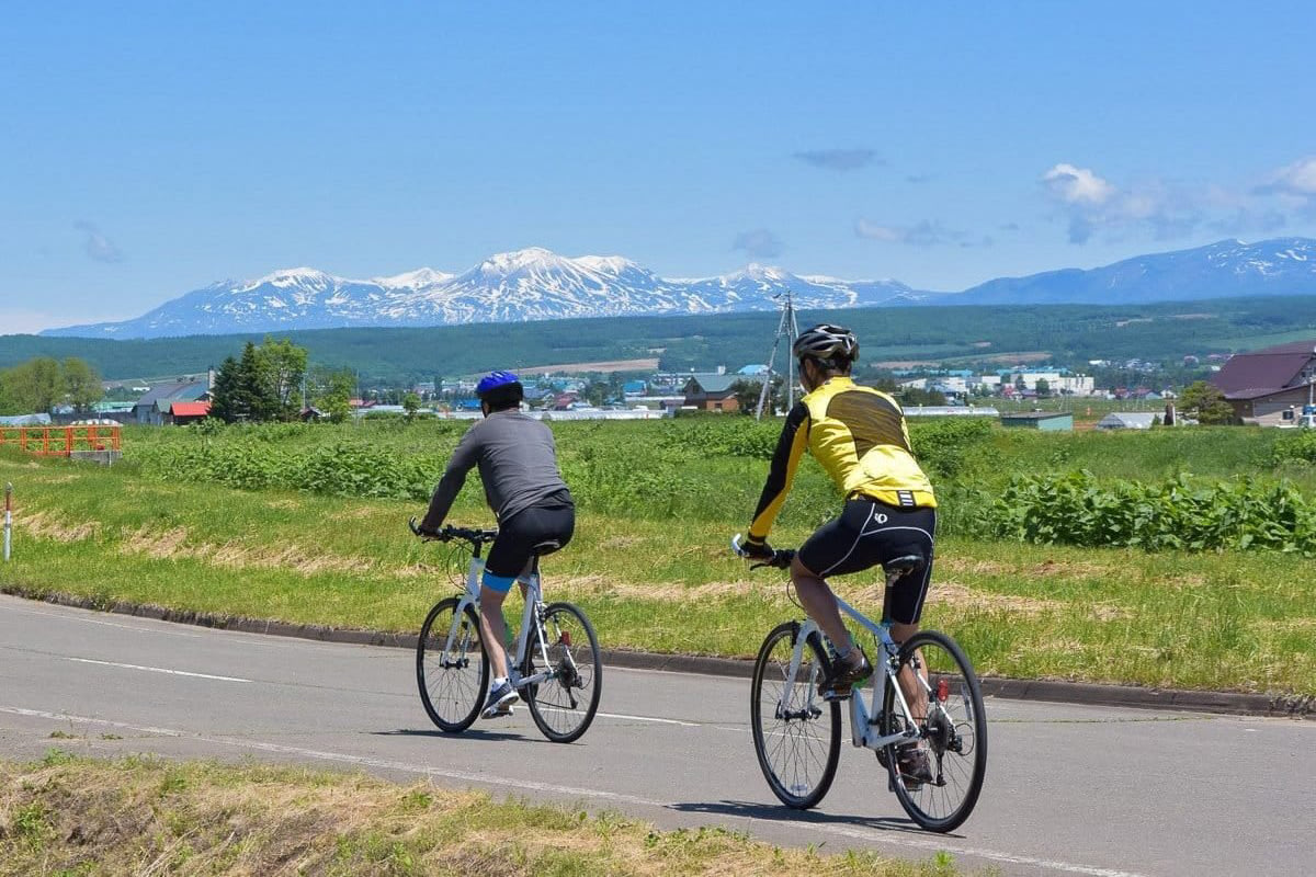 What is the best way to travel around Hokkaido? Adventure Hokkaido