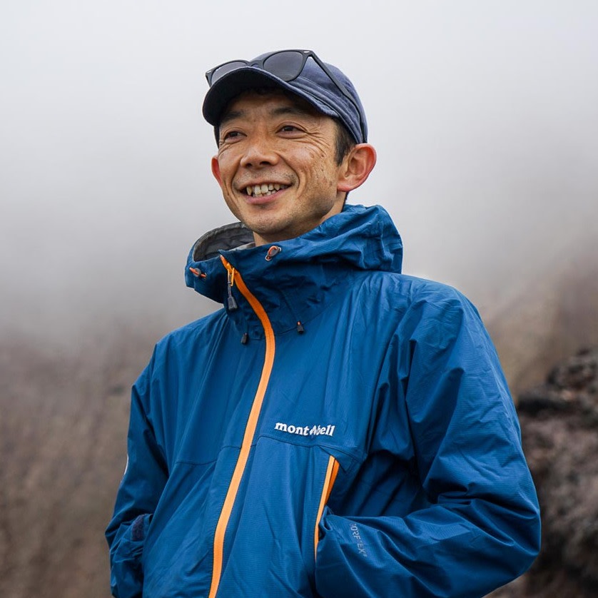 Adventure Hokkaido guide Kazu hiking in the Daisetsuzan mountains