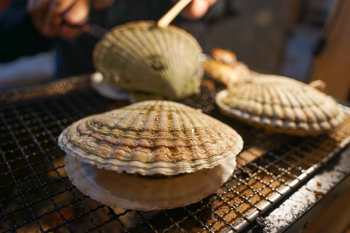 Scallops on a charcoal grill