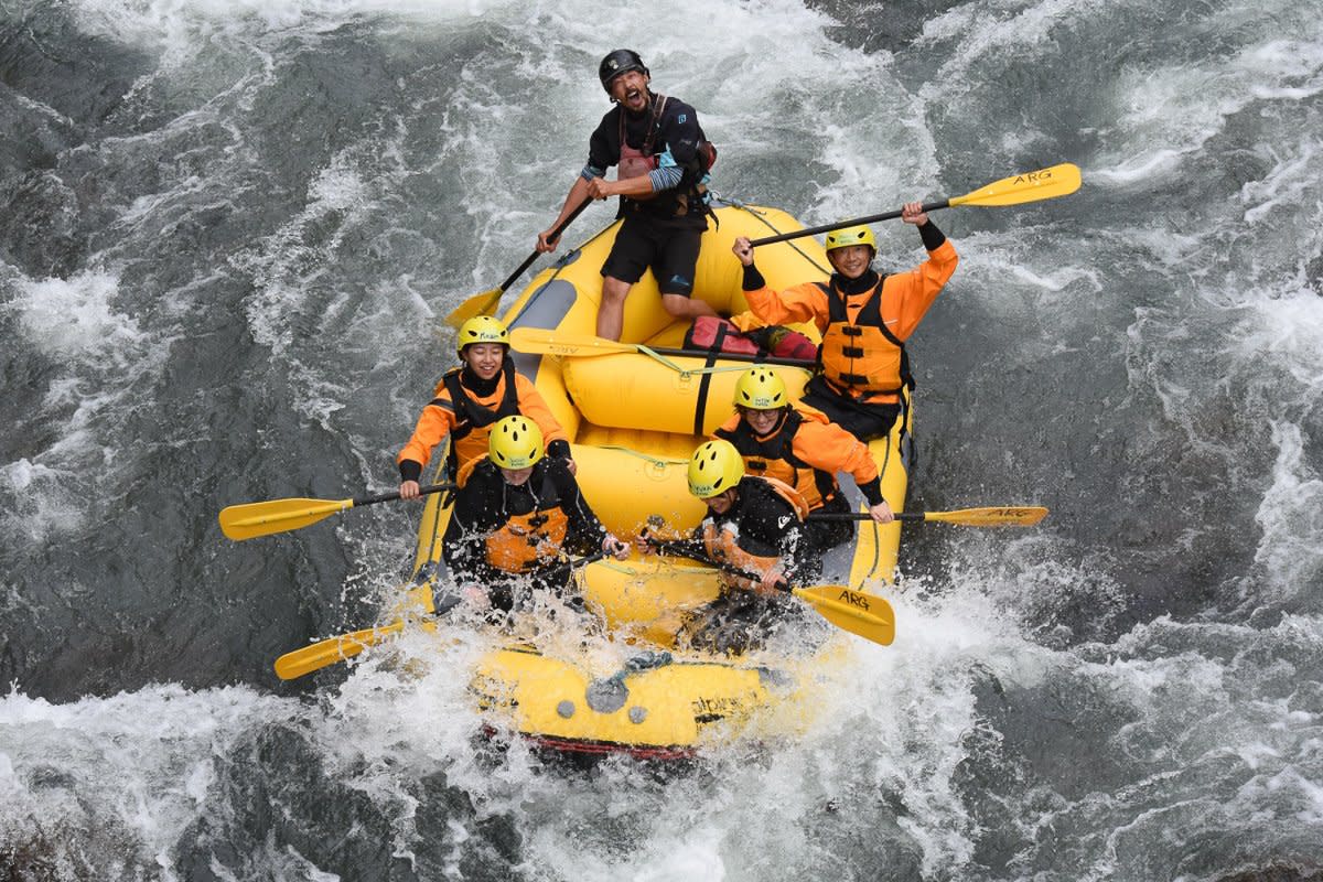 Raft guided by Toshi san