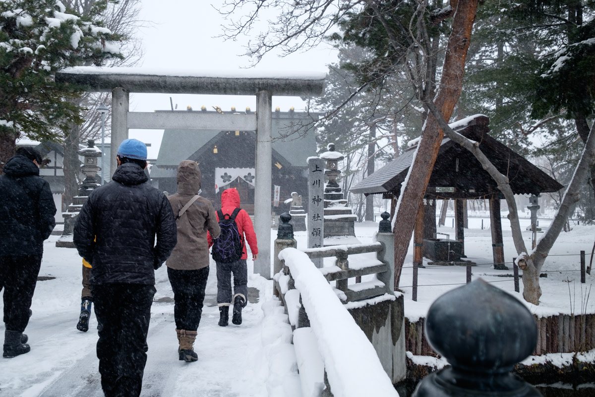 Paying a visit to Kamikawa Shrine