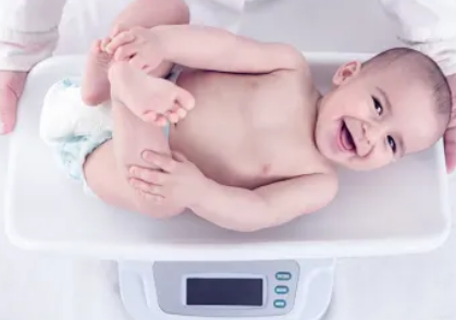 Kalkulator wagi niemowlaka - ile powinien przybierać?