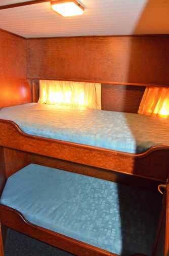 Bunk beds on the Maxima houseboat