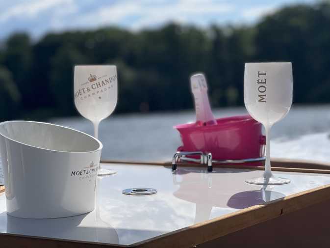 Moet on the boat Tramonto
