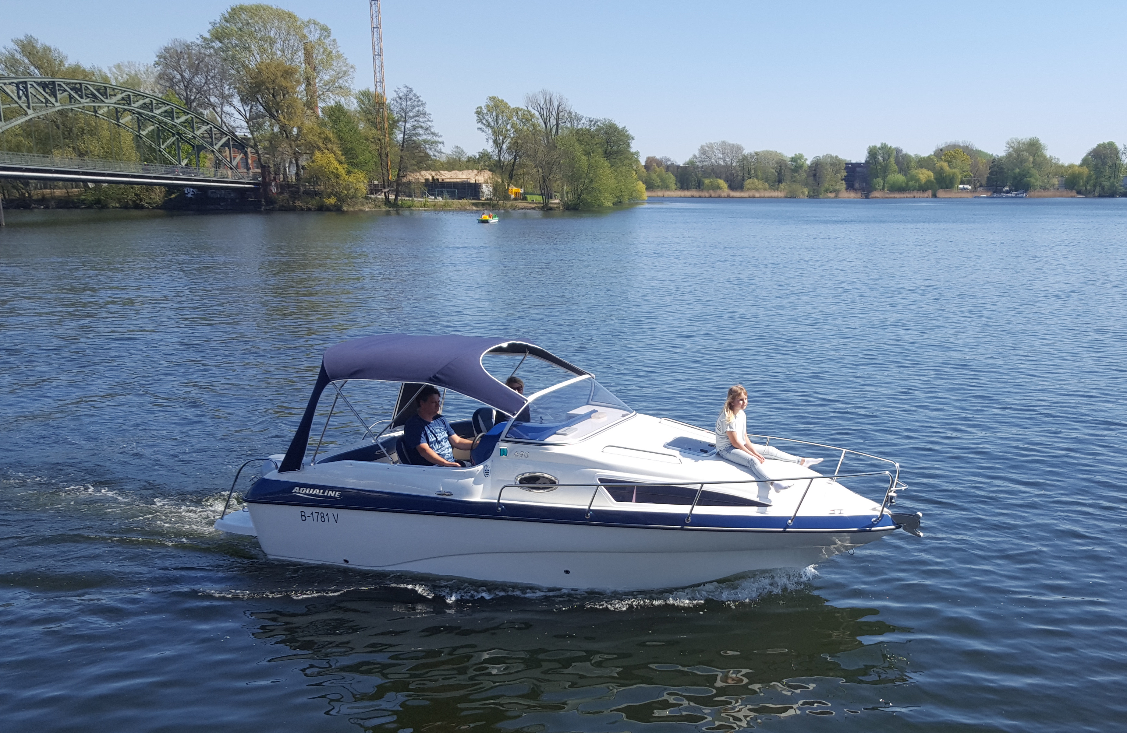Motorboot Xela mit Führerschein mieten