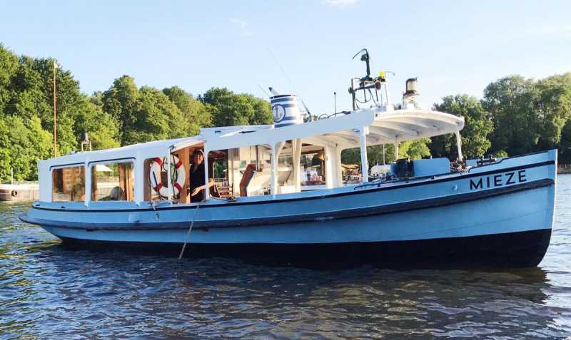 Das Schiff Mieze mieten in Berlin für eine Bootstour durch die Stadt