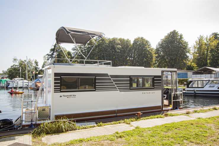 Vacation on the houseboat in Berlin